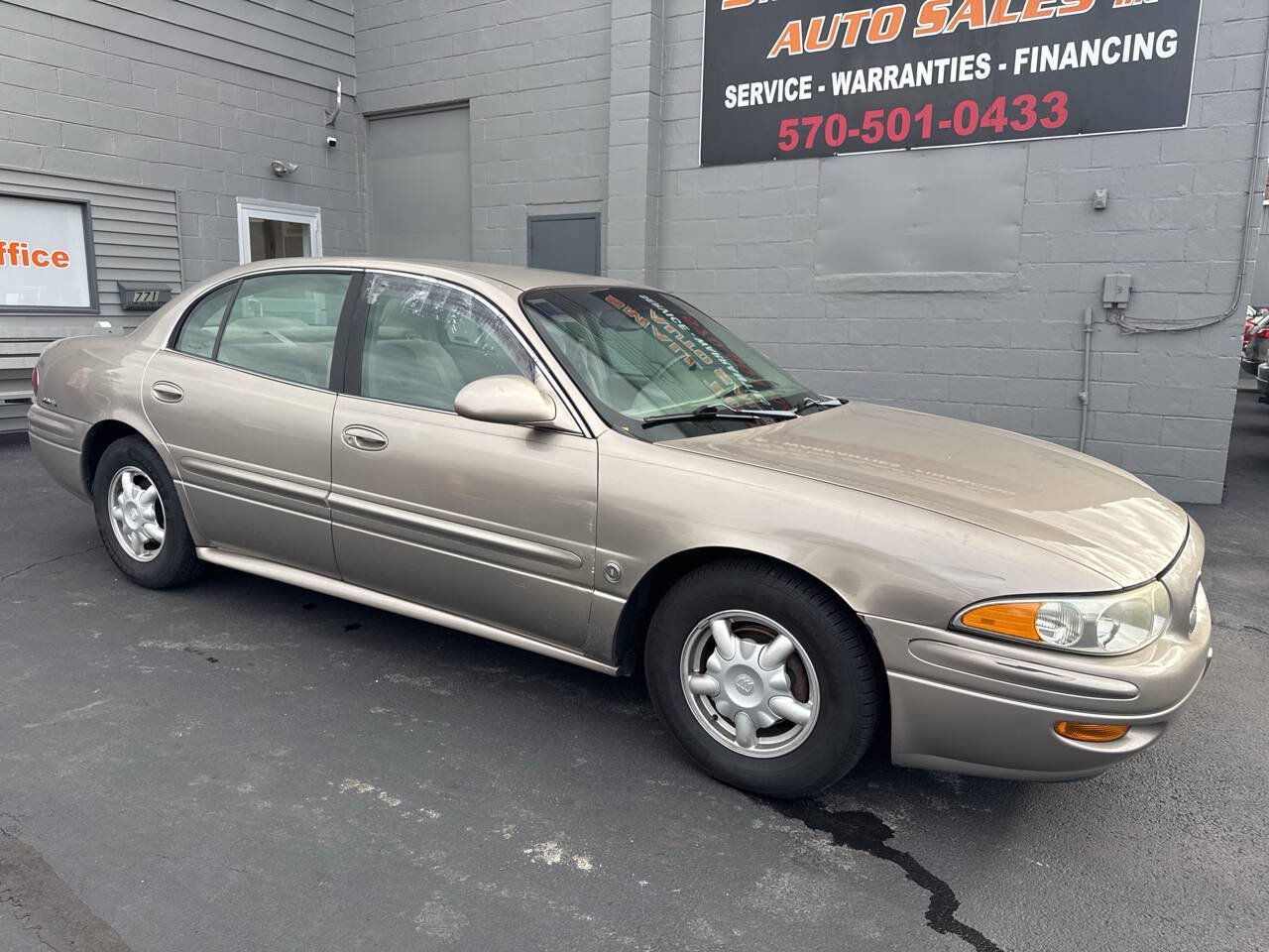 Used 2001 Buick Le Sabre Custom w/ Luxury Pkg FWD image 1