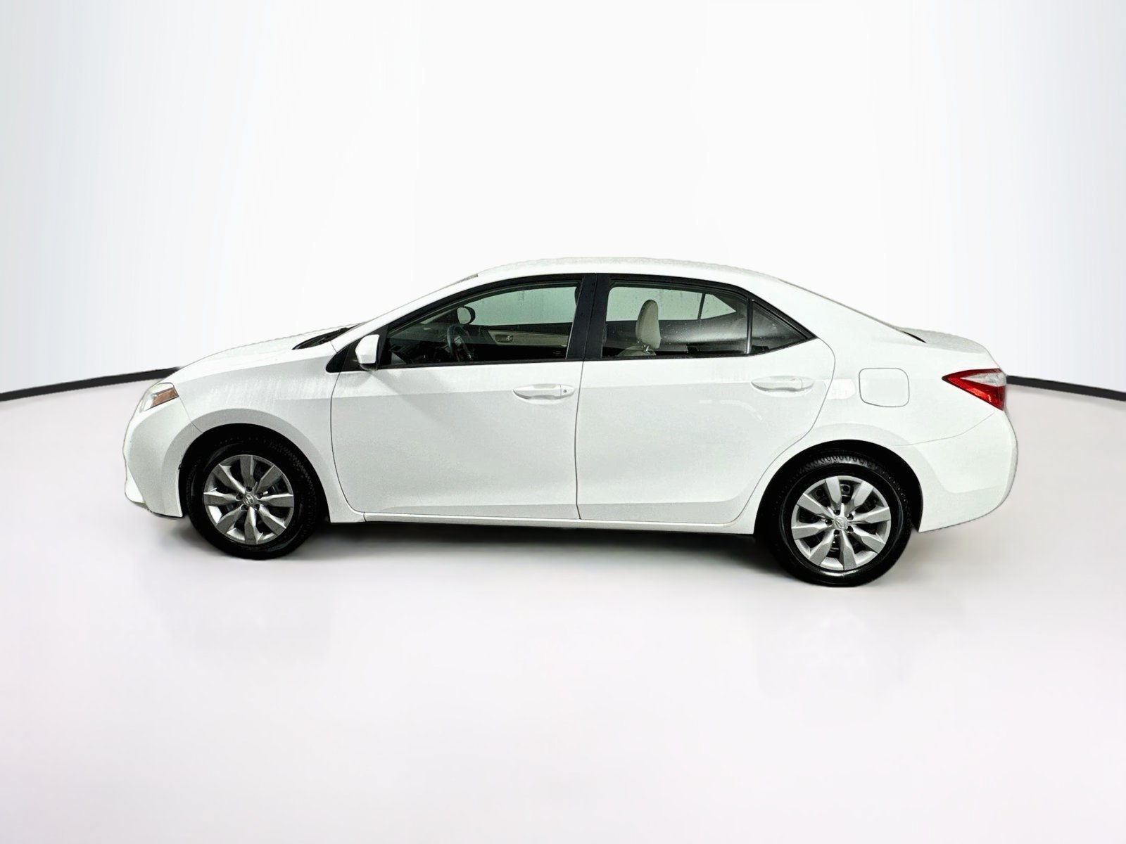 Used 2014 Toyota Corolla LE FWD image 4