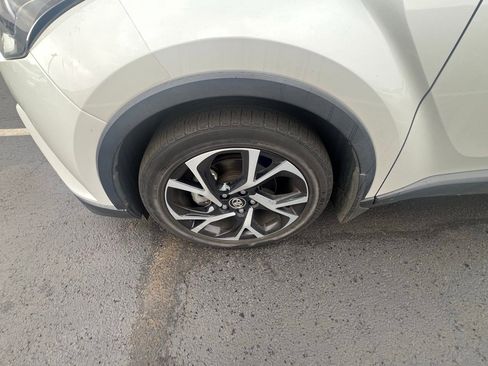 Used 2018 Toyota C-HR XLE image 9