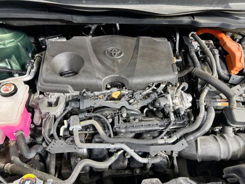 Used 2022 Toyota Sienna Limited image 33