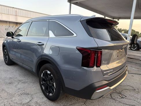 Used 2025 Kia Sorento S w/ Panoramic Sunroof Package FWD image 7