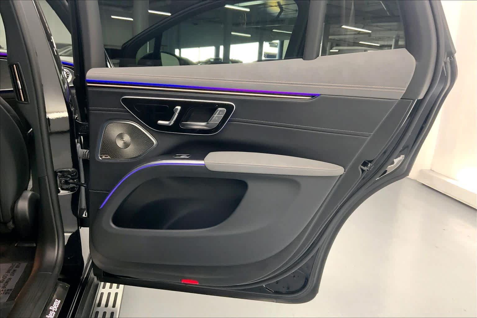 Used 2023 Mercedes-Benz EQS 450+ SUV image 13