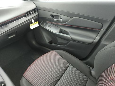 New 2026 Nissan Sentra SR w/ Floor Mat Package FWD image 35
