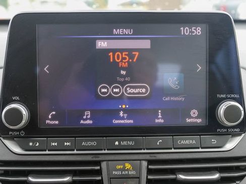 Used 2025 Nissan Altima 2.5 SV FWD image 22
