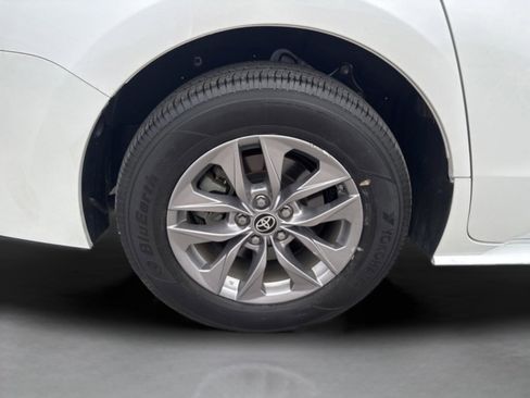 Used 2024 Toyota Sienna XLE image 49