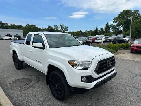 Used 2022 Toyota Tacoma SR5 AWD/4WD image 7