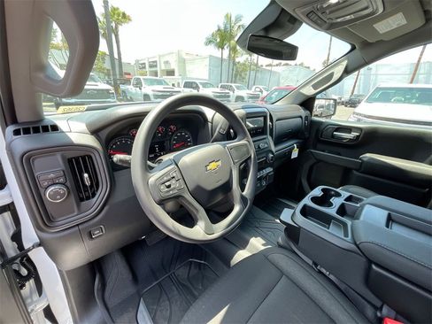 New 2025 Chevrolet Silverado 1500 Custom image 10