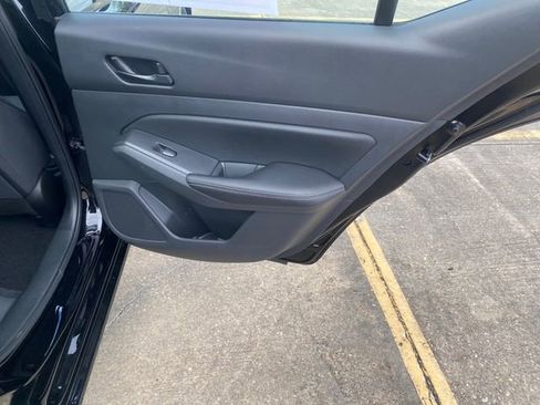 Used 2025 Nissan Altima 2.5 SV FWD image 37