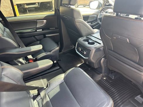 Used 2025 Ford Expedition Tremor AWD/4WD image 26