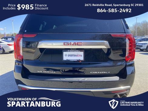 Used 2022 GMC Yukon XL Denali w/ Denali Premium Package image 4