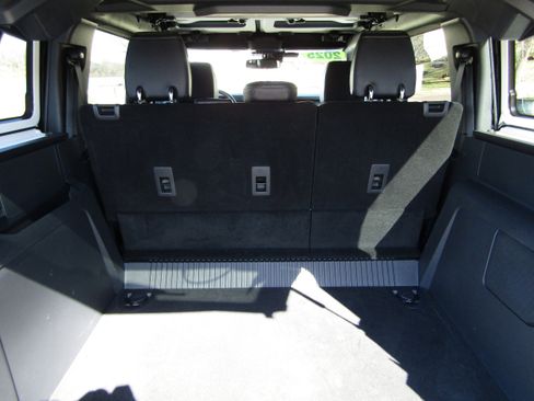 Used 2025 Ford Bronco Badlands image 15