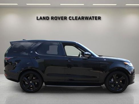 New 2025 Land Rover Discovery Dynamic SE image 5