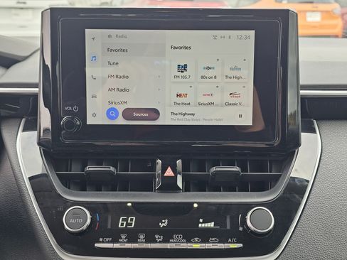 Used 2024 Toyota Corolla LE image 24