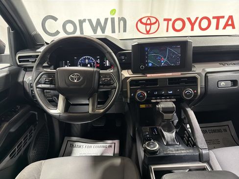 Used 2025 Toyota Tacoma SR5 AWD/4WD image 22