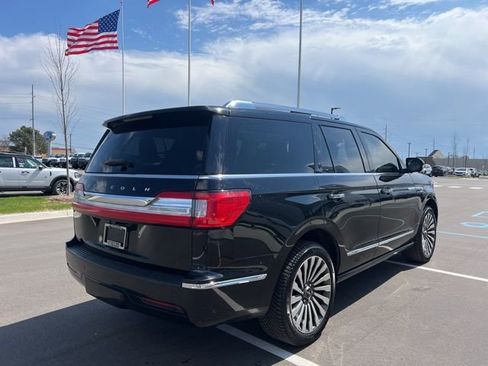 Used 2019 Lincoln Navigator Reserve image 5