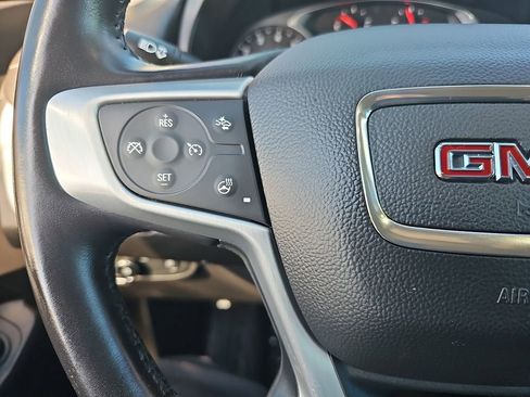 Used 2022 GMC Terrain SLT image 17