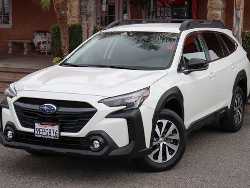 Used 2023 Subaru Outback Premium image 4