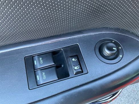 Used 2013 Dodge Challenger R/T image 25