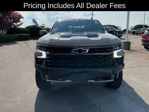 Used 2023 Chevrolet Silverado 1500 ZR2 w/ Technology Package AWD/4WD image 2
