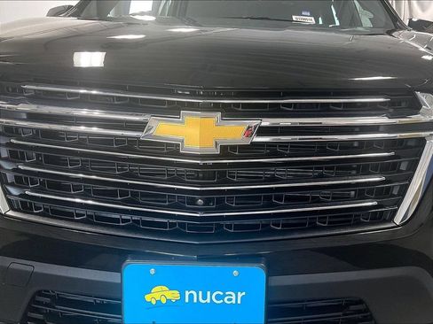 Used 2023 Chevrolet Traverse LT w/ Rear Camera Mirror Package AWD/4WD image 32