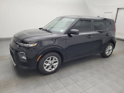 Used 2020 Kia Soul S FWD image 2