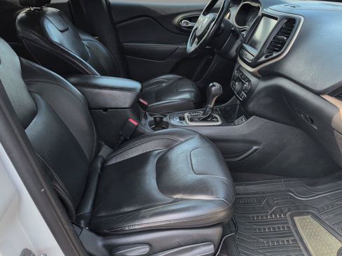 Used 2016 Jeep Cherokee Limited FWD image 39