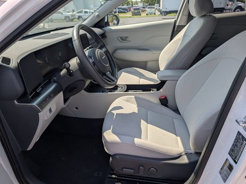 Used 2025 Hyundai Kona SEL FWD image 19