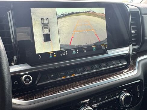 Used 2022 GMC Sierra 1500 Elevation w/ Elevation Premium Package image 9