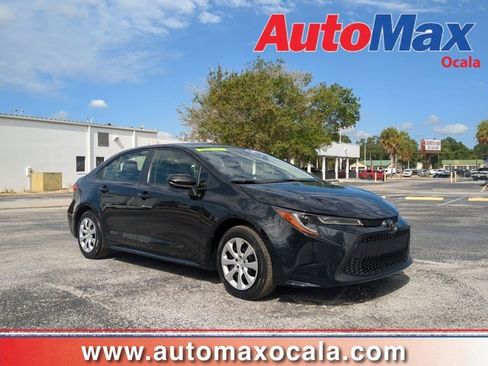 Used 2022 Toyota Corolla LE image 1