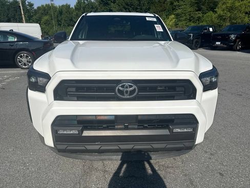 Used 2025 Toyota 4Runner SR5 AWD/4WD image 2