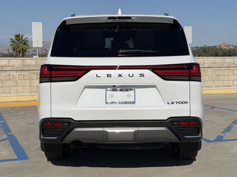 New 2026 Lexus LX 700h Luxury AWD/4WD image 9