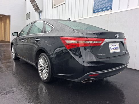 Used 2018 Toyota Avalon Limited w/ All Weather Liner Package FWD image 3