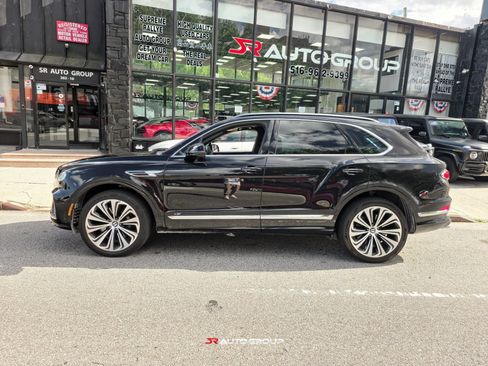 Used 2021 Bentley Bentayga AWD/4WD image 6