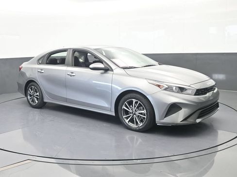 Used 2023 Kia Forte LXS FWD image 8