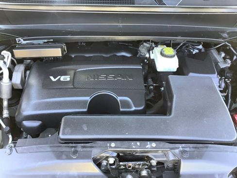 Used 2019 Nissan Pathfinder SL AWD/4WD image 9
