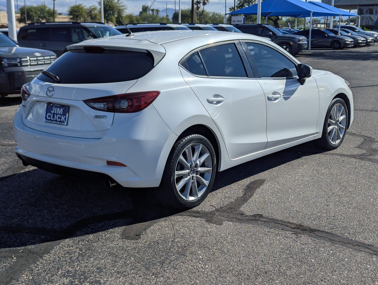 Used 2017 MAZDA MAZDA3 Touring FWD image 2