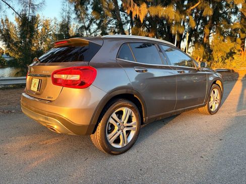 Used 2016 Mercedes-Benz GLA 250 4MATIC w/ Premium Package image 12