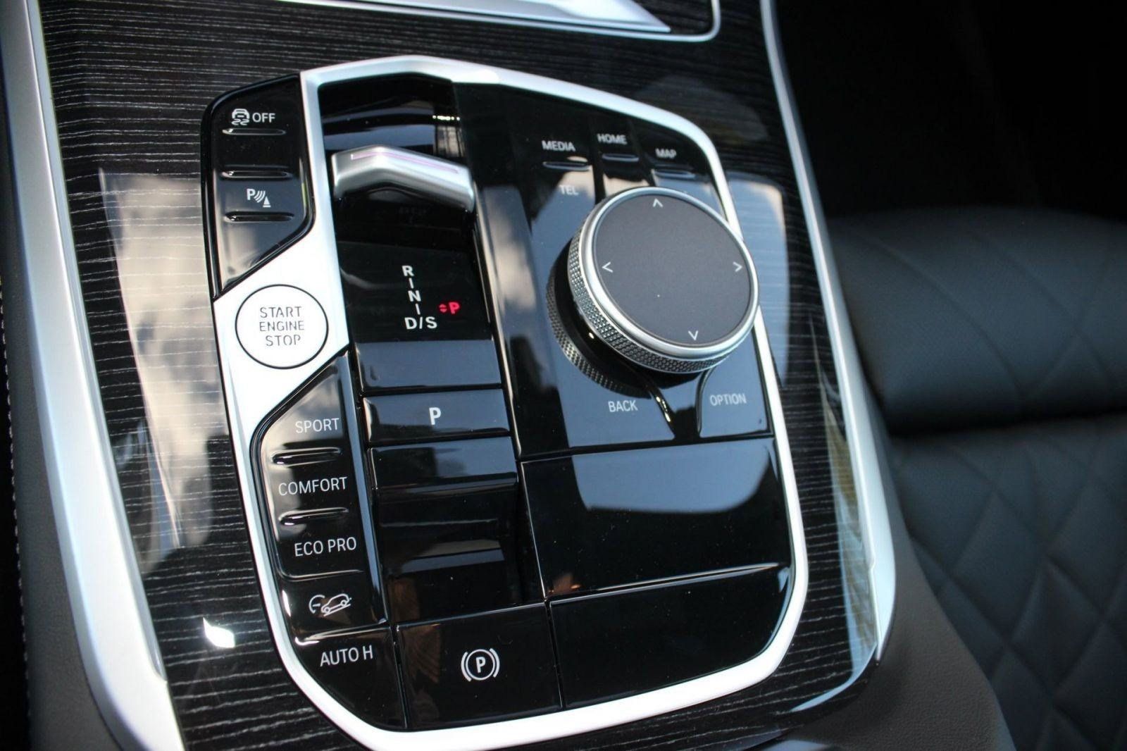 Used 2026 BMW X5 xDrive40i w/ M Sport Package AWD/4WD image 28