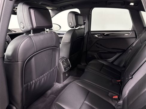 Certified 2025 Porsche Macan image 26