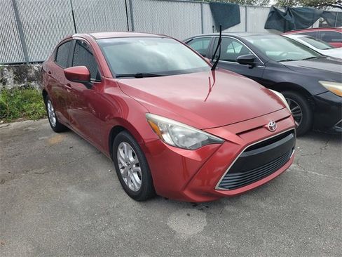Used 2017 Toyota Yaris iA image 3