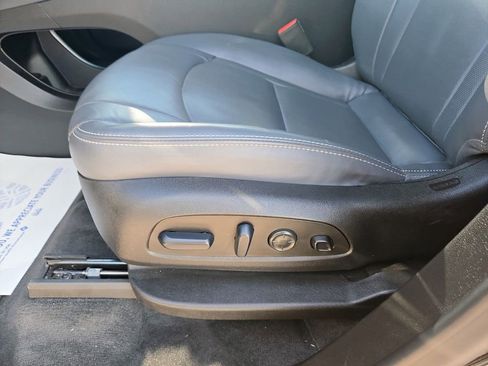 Used 2024 Buick Enclave Premium image 30