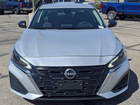 Used 2024 Nissan Altima 2.5 SV FWD image 6