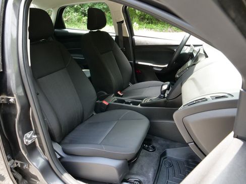 Used 2018 Ford Focus S FWD image 25