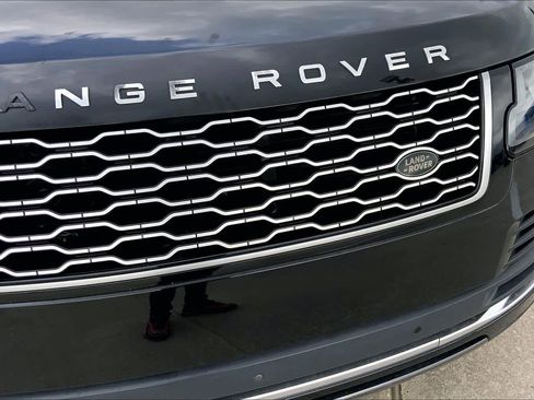 Used 2020 Land Rover Range Rover HSE image 28