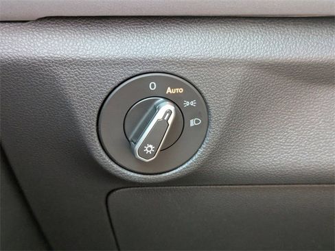 New 2026 Volkswagen Jetta SE image 25