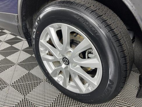 Used 2022 Nissan Rogue Sport SV FWD image 11