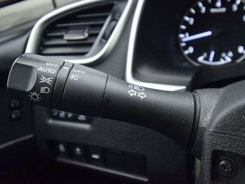 Used 2018 Nissan Murano SL w/ Moonroof Package image 38