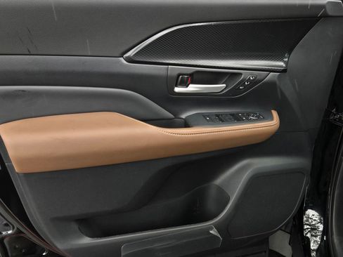 Certified 2026 Toyota Grand Highlander AWD Hybrid image 9