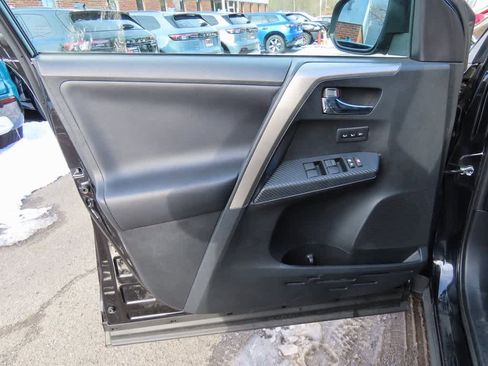 Used 2015 Toyota RAV4 Limited image 17