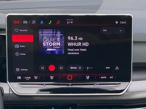 Certified 2025 Volkswagen GTI SE image 9